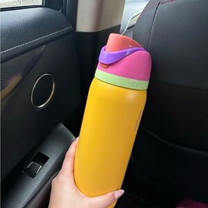 FlipFlop Flashbacks 32oz Owala.